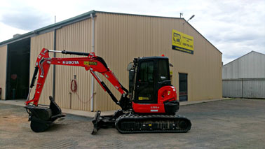 5.5t-excavator-for-hire-queensland