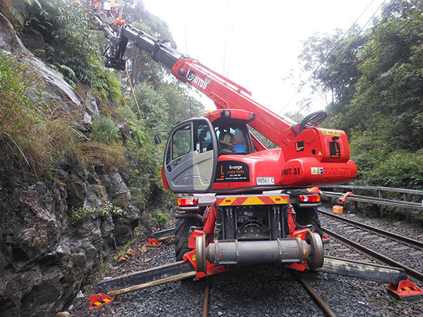 Hi-Range-Crane-Hire-Hi-Rail-Crane-Track-Telehandler-rail-hire-Campbelltown