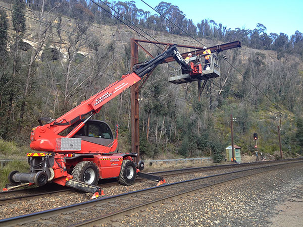 Hi-Range-Crane-Hire-Telehandler-Rail-Hire-EWP-hi-rail-crane-hire-rail-services-campbelltown