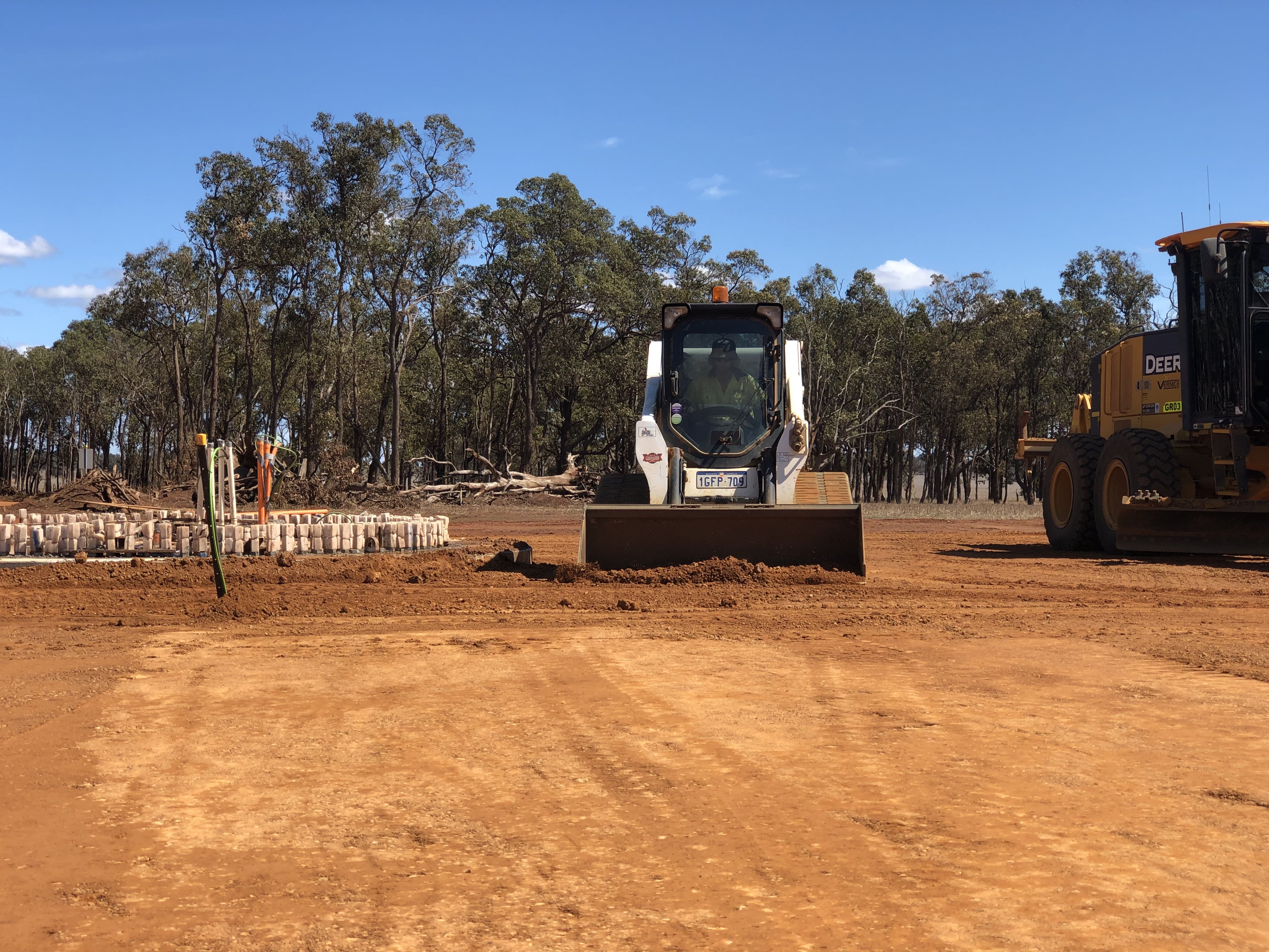 Large Skid Steer Hire Vernice